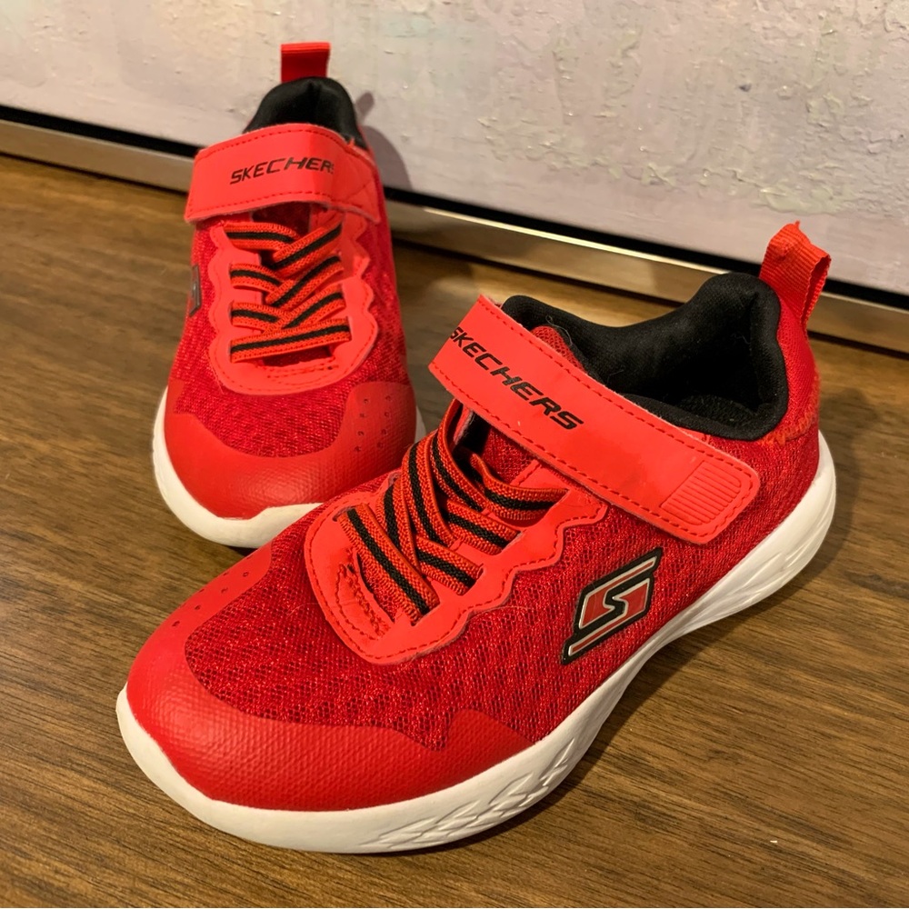 Like New Boys Red/Black Sketchers Sneakers